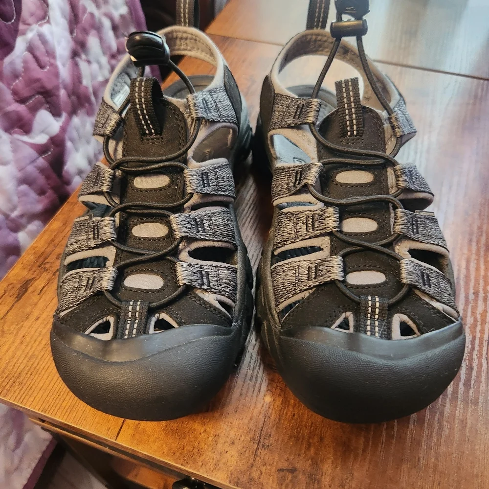 Keen Newport H2 Sandals Size 7